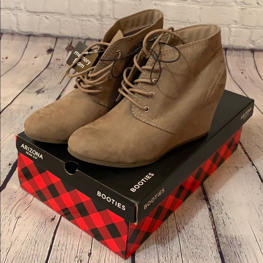 Arizona Jeans | Wedge Heel Lace Up Booties NWT - Picture 7 of 7